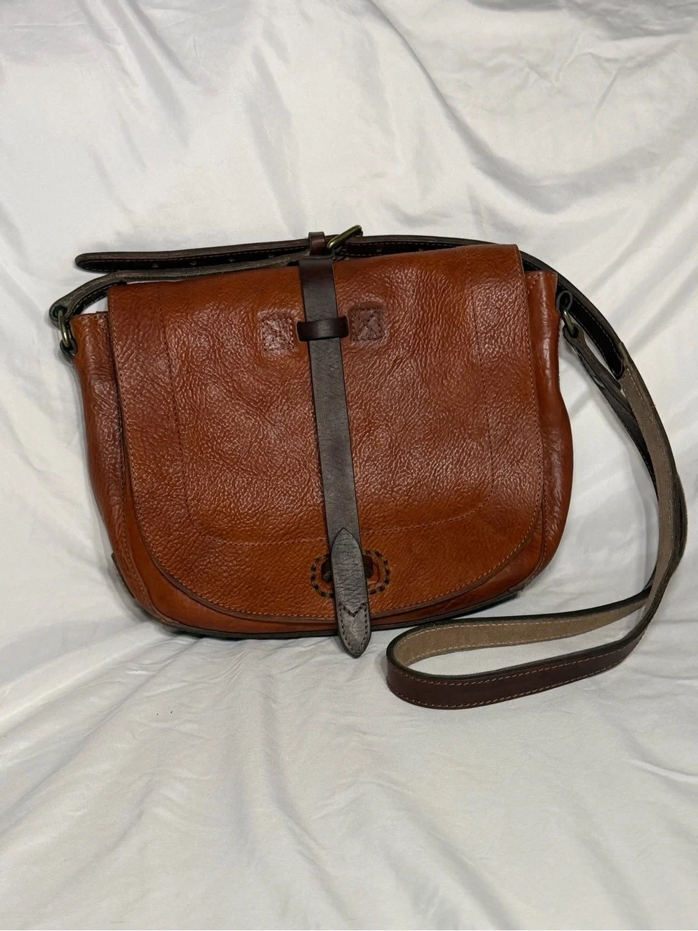 WILL Leather Goods Brown Leather Saddle Crossbody Bag Two Tone Full Grain